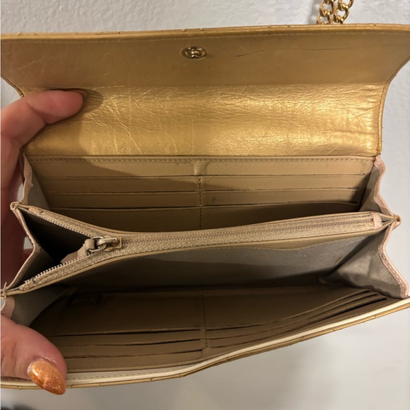 Chanel Metallic Gold Quilted Bag - Picture 5 of 9